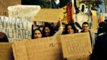 Studenții Universității București cer demisia rectorului Mircea Dumitru (FOTO)