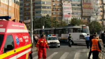 București: Zece răniți, după ce un tramvai a intrat într-un autobuz, într-o intersecție din zona Vitan