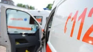 Constanța: Un elev a spart o fiolă cu sulfat de amoniu în clasă. Cinci colegi au ajuns la spital