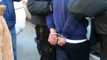 Un bucureștean de 73 ani a fost arestat după ce a furat portofelul unei femei de 89 ani