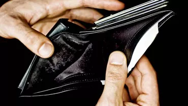 Ce a făcut un preot din Iași după ce a găsit un portofel cu 1.400 de euro în el