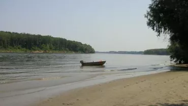 Doi pescari, dispăruți de 4 zile în apele Dunării, după ce au fost surprinși de un mal de pământ