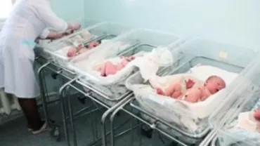 Botoșani: Un bebeluş a murit în maternitate. Mama copilului a fost operată de patru ori, în mai puţin de 48 de ore