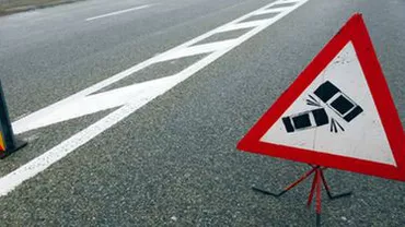 Un autobuz s-a răsturnat într-un șanț de pe drumul Suceava-Botoșani: Niciun pasager nu a fost rănit