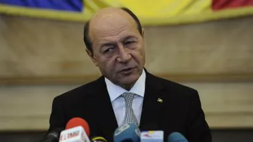 Președintele Traian Băsescu a respins o lege care menține criteriul demografic pentru înființarea farmaciilor