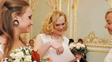 Rusia: Două femei s-au căsătorit după ce au găsit o lacună a legii care interzice uniunile între persoane de același sex