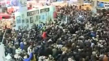 "99% transpiraţie, 1% inspiraţie!" Klaus Iohannis i-a atribuit lui Einstein un citat care îi aparține lui Edison, în discursul rostit cu ocazia lansării autobiografiei sale (VIDEO)