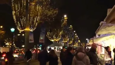 Luminile de Crăciun au fost aprinse în Paris (VIDEO)