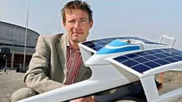 Un elveţian vrea să ajungă în stratosferă cu un avion alimentat cu energie solară