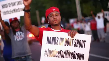 SUA: Manifestații împotriva rasismului, în urma deciziei juriului privind nepedepsirea polițistului care l-a ucis pe Michael Brown