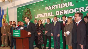 Posibilă coaliţie între comunişti şi proeuropeni, după alegerile parlamentare din Republica Moldova