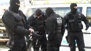 Campanie explozivă în Republica Moldova: Scenariul "Maidanului sângeros", dejucat la Chişinău. Înregistrări compromiţătoare, acuzaţii de spionaj, partide scoase din cursă