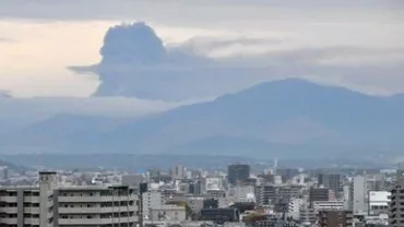 Japonia: Mai multe zboruri au fost anulate din cauza erupției vulcanului Aso (VIDEO)