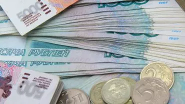 Rubla rusească a coborât la un nou minim istoric în raport cu dolarul