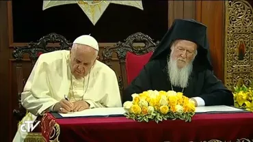 Momente istorice la Istanbul: Papa a cerut reunificarea Bisericii Catolice cu cea Ortodoxă, după o slujbă comună cu Patriarhul Bartolomeu Întâi