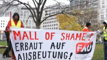 Protest al muncitorilor români în "templul shopping-ului" din Berlin: "E vorba de banii şi demnitatea noastră" (VIDEO)