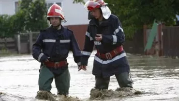 Situație critică în sudul țării, unde mai multe comune au fost lovite de inundații (VIDEO)