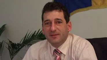 Primarul municipiului Beiuş, Adrian Domocoş, reţinut pentru fapte de corupţie