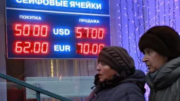 Rubla continuă să se deprecieze puternic față de dolar