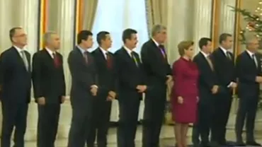 Momente comice de la ceremonia de învestitură a noului Guvern (VIDEO)