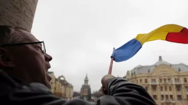 Sirenele au sunat la Timișoara, pentru a marca împlinirea a 25 de ani de când municipiul a fost declarat primul oraş liber de comunism din România (VIDEO)