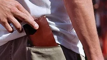 În Londra au fost amplasate pancarte ce avertizează hoții de buzunare, în limba română (FOTO)