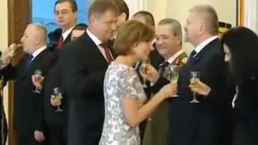 Recepție la Cotroceni în cinstea lui Klaus Iohannis: La eveniment au participat politicieni, oameni de cultură, sportivi şi apropiaţi (VIDEO)