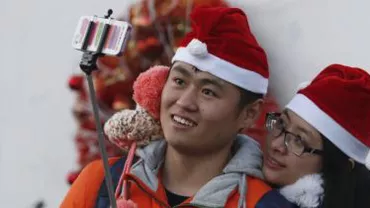 Crăciunul, interzis într-o universitate din China: Studenții, obligați să vizioneze filme de propagandă
