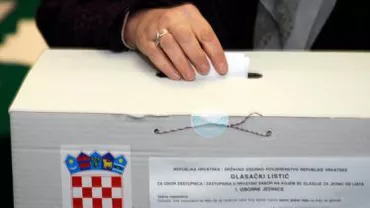 Croații, așteptați duminică la urne, pentru primul tur al alegerilor prezidențiale