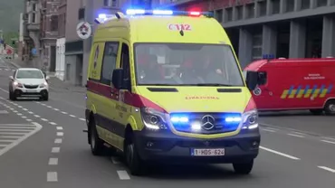 Portugalia: Şofer de ambulanţă, amendat după ce a oprit pe autostradă pentru a reanima o pacientă