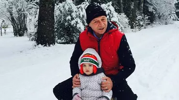 „Un bunic tracțiune”: Traian Băsescu a publicat fotografii cu nepoțica la săniuș (FOTO)