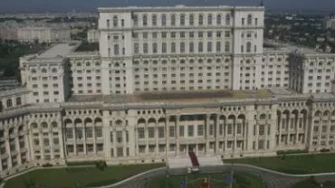 Casa Poporului se scufundă anual cu câte șase milimetri
