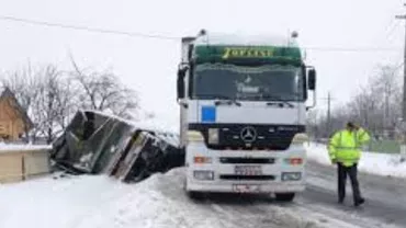Trafic oprit pe DN5 Bucureşti - Giurgiu, după ce un tir s-a ciocnit cu cisternă