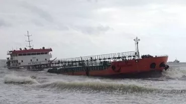 MAE: Petrolierul bombardat în Libia, la bordul căruia este trupul unui român, a sosit în Grecia