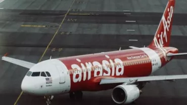 Partea principală a fuselajului avionului AirAsia, localizată în Marea Java
