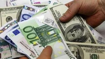 Euro a atins un minim al ultimilor nouă ani, față de dolar
