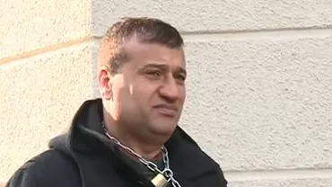 Protest inedit la DNA: Un turc s-a legat cu un lanț de gât, în semn de protest față de activitatea procurorilor