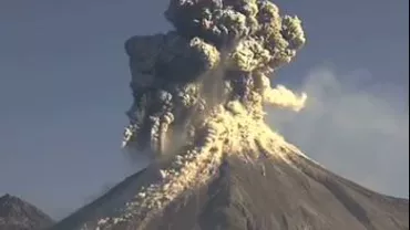 Mexic: Erupție impresionantă a vulcanului Colima (VIDEO)