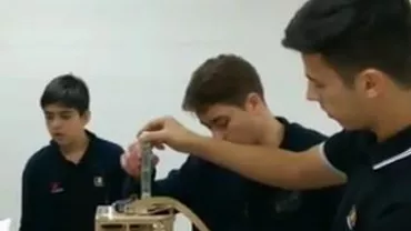 Trei liceeni români, câștigătorii premiului special al celui mai mare turneu de robotică din Coreea de Sud (VIDEO)