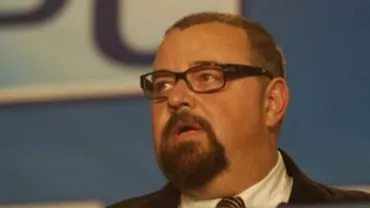 Ședință cu scântei în PC: Piedone și alți vicepreședinți se retrag din toate funcțiile din partid