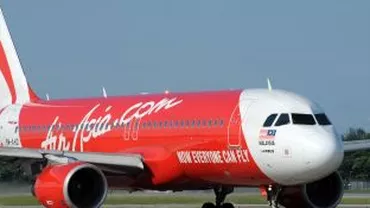 30 de cadavre ale pasagerilor avionului AirAsia au fost recuperate