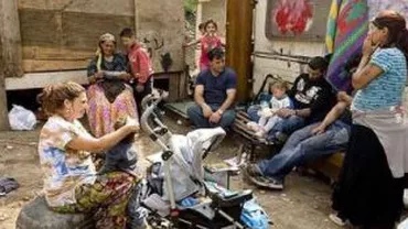 Franța: Val de critici, după ce primarul unei localități a refuzat înhumarea unui bebeluș rom