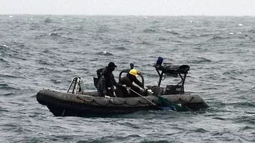 Echipele de intervenţie extind căutările victimelor şi epavei avionului AirAsia în Marea Java