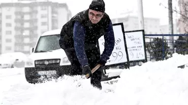 Turcia, afectată de un val de frig şi ninsori abundente