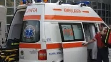 Un bărbat din Cluj a fost mușcat de o haită de câini în curtea firmei la care lucra