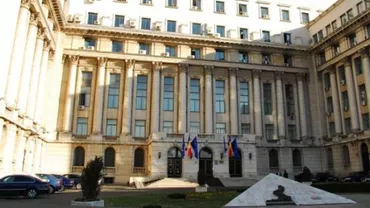 Curtea de Conturi: Ministerul de Interne a acordat sporuri de risc angajaţilor care fac muncă de birou