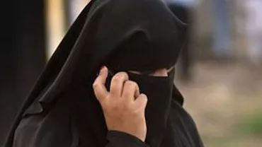 Jihadiștii grupării Stat Islamic au tăiat mâinile a trei femei și au biciuit cinci bărbați după ce au folosit telefoanele mobile
