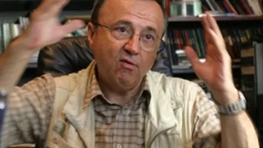 Ion Cristoiu: Klaus Iohannis susține o aberație, înnoirea clasei politice actuale cu ajutorul cătușelor