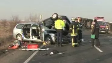 Râmnicu Vâlcea: Doi morţi şi şase răniţi, între care trei copii, după ce un şofer a intrat pe contrasens