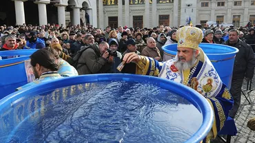 Un senator PSD propune zi liberă și 6 ianuarie, de Bobotează, pentru cei care doresc să participe la slujbă